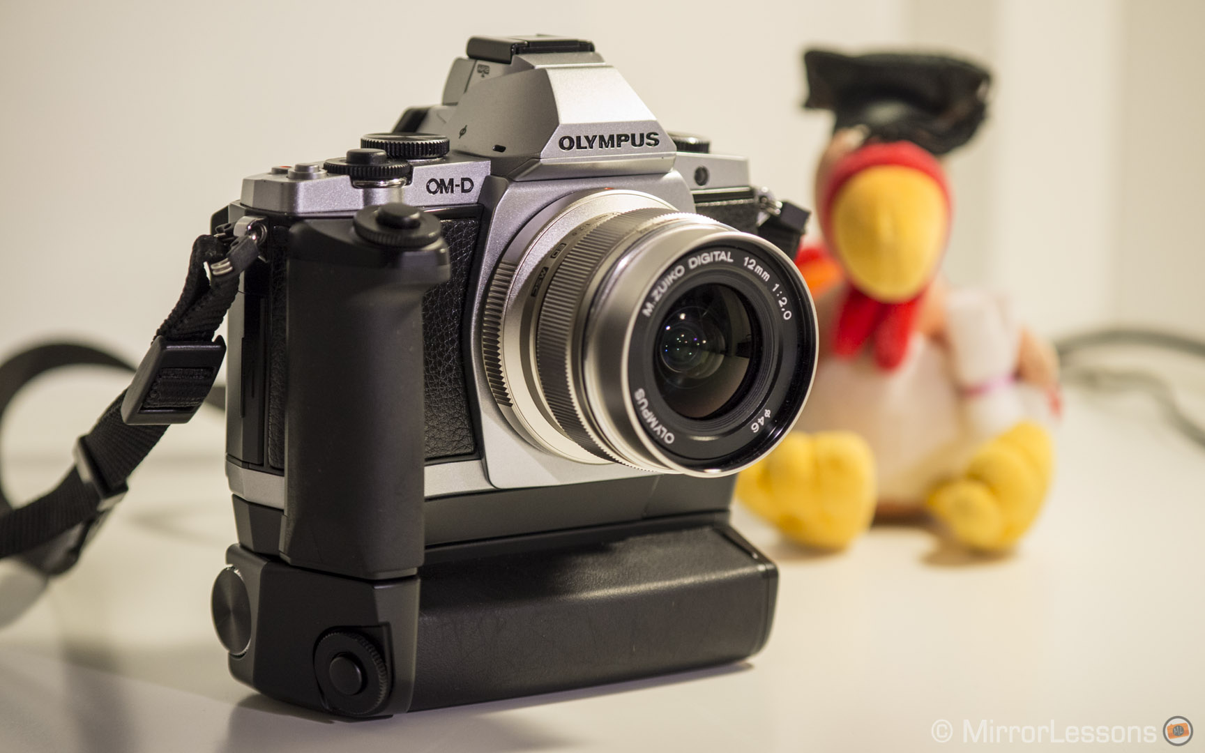 middag Precies Creatie Olympus OM-D E-M5 Grip Review: Turn your E-M5 into a 3-in-1 camera!